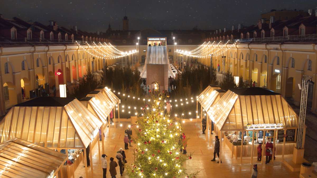 Nikolsky Dvor is opened winter season with Christmas market, Big slide and Venetian carousel!